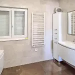 3 Bedroom Amazing In Tribunj *