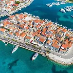 Holiday home 3 Bedroom Amazing In Tribunj Tribunj (Sibenik-Knin)