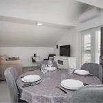 3 Bedroom Amazing In Tribunj Tribunj (Sibenik-Knin)
