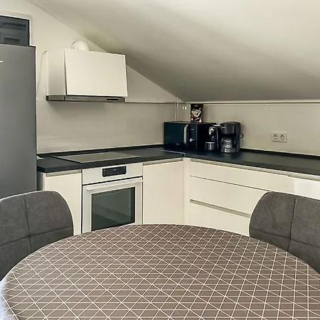 Σπίτι διακοπών Lovely In Tribunj With Wifi