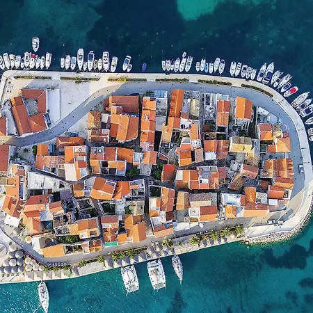 Lovely In Tribunj With Wifi 펜션 *