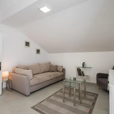 別荘 3 Bedroom Gorgeous In Tribunj