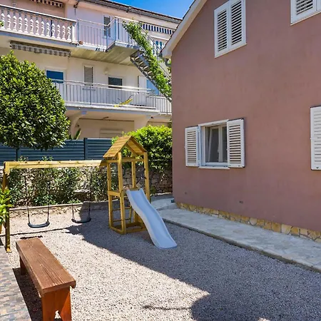 3 Bedroom Amazing In Tribunj * Tribunj (Sibenik-Knin)