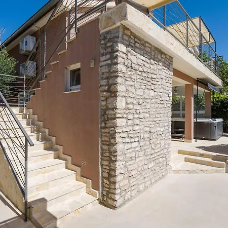 3 Bedroom Amazing In Tribunj Holiday home Tribunj (Sibenik-Knin)
