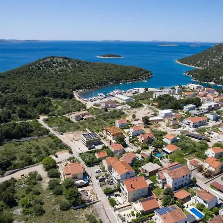 3 Bedroom Amazing In Tribunj Holiday home *