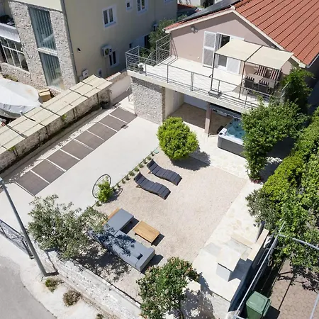 3 Bedroom Amazing In Tribunj Holiday home