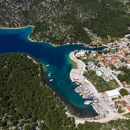 3 Bedroom Amazing In Tribunj * Tribunj (Sibenik-Knin)