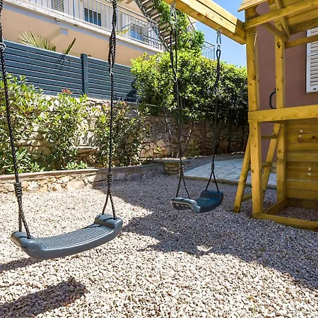 3 Bedroom Gorgeous In Tribunj 別荘