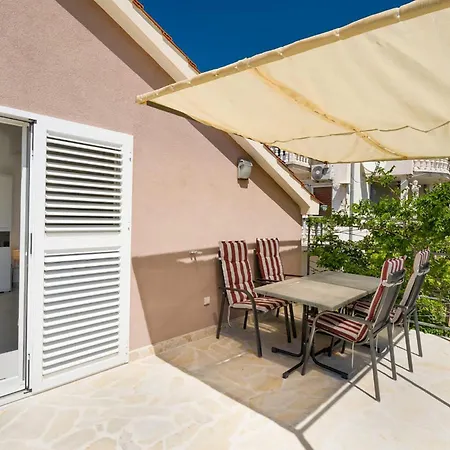 3 Bedroom Gorgeous In Tribunj *