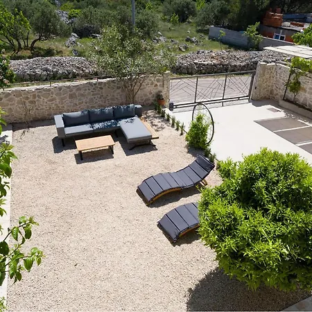 3 Bedroom Gorgeous In Tribunj