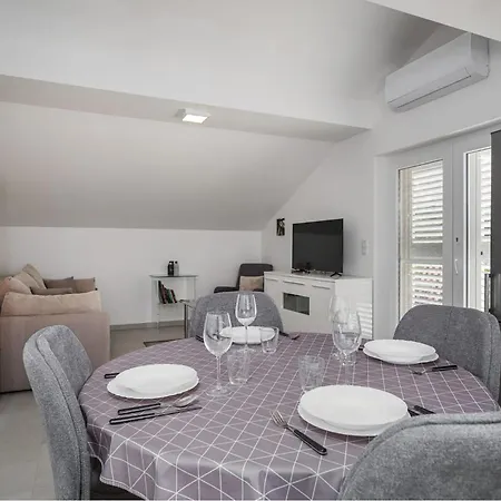 3 Bedroom Gorgeous In Tribunj Tribalj