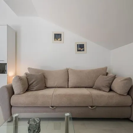 3 Bedroom Gorgeous In Tribunj 別荘 Tribalj