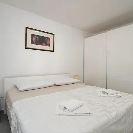 3 Bedroom Gorgeous In Tribunj Tribalj