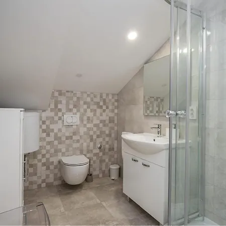 3 Bedroom Gorgeous In Tribunj 別荘 *
