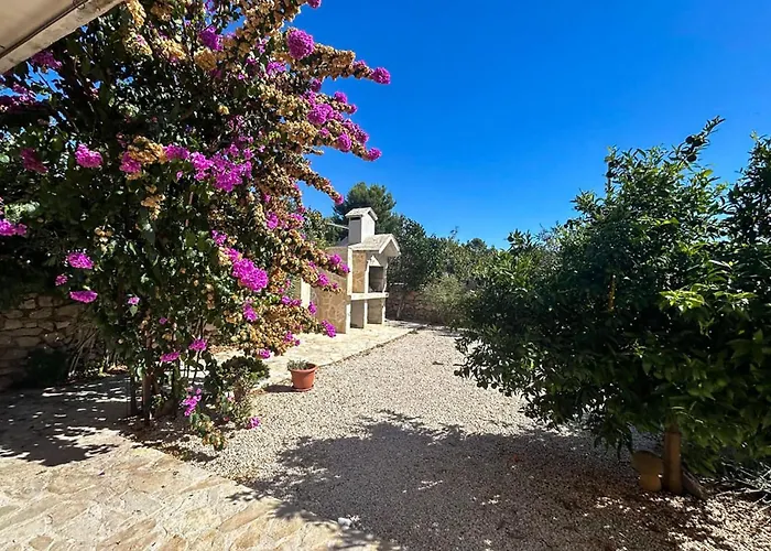 펜션 Lovely In Tribunj With Wifi