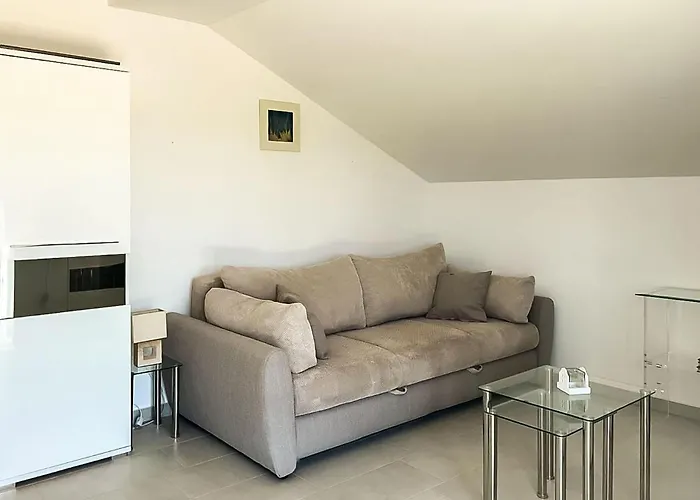 Lovely In Tribunj With Wifi 펜션 *