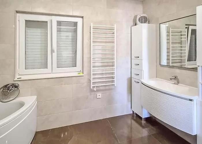 Lovely In Tribunj With Wifi *