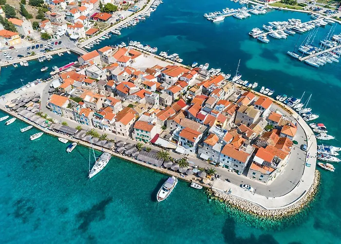 Vakantiehuis Lovely In Tribunj With Wifi Tribalj